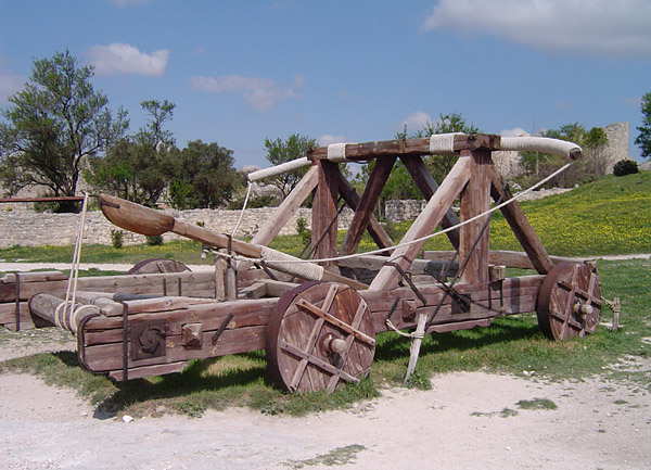 File:Replica catapult.jpg