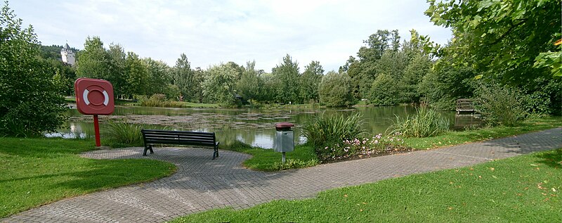 File:Colmar Berg 04 park Luxembourg.jpg