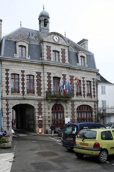 File:Le Palais mairie.jpg