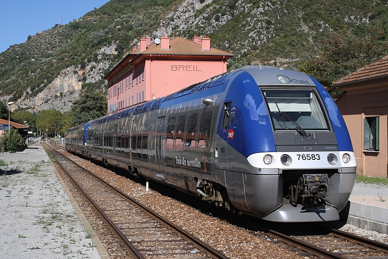 File:X 76500 en gare de Breil-sur-Roya IMG 9084.jpg