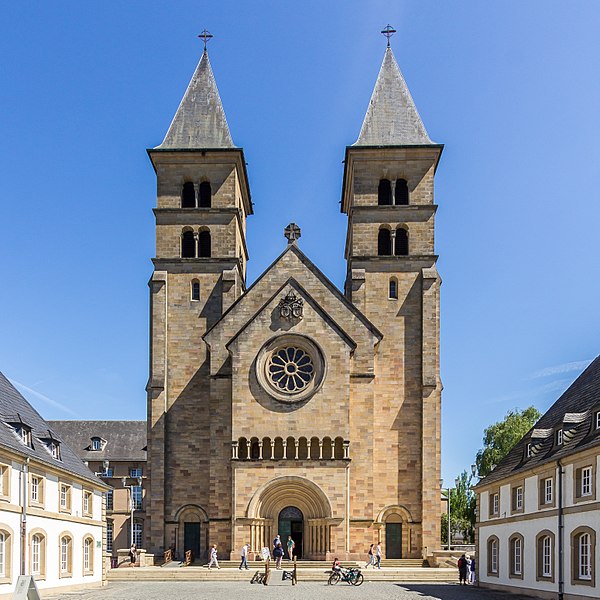 File:St. Willibrord Basilika, Echternach-3711.jpg