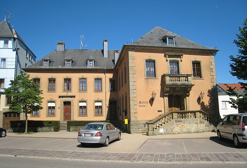 File:Berdorf Town Hall 2008.jpg