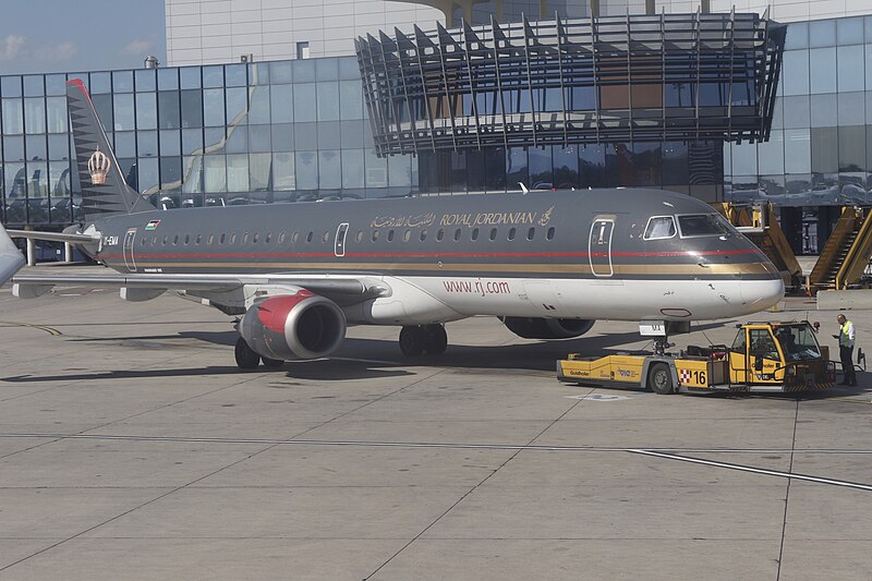 File:Royal Jordanian JY-EMA at Vienna International Airport.jpg