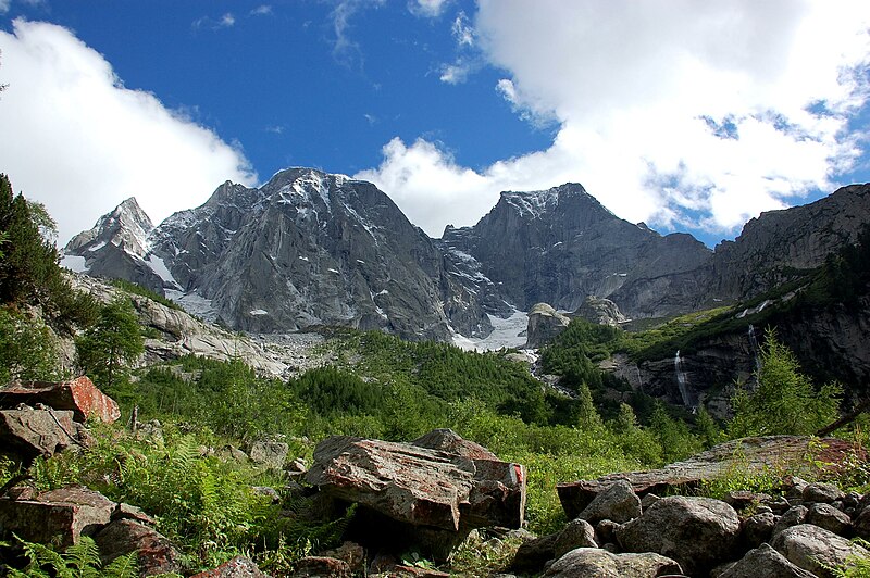 File:Pizzo Cengalo.jpg