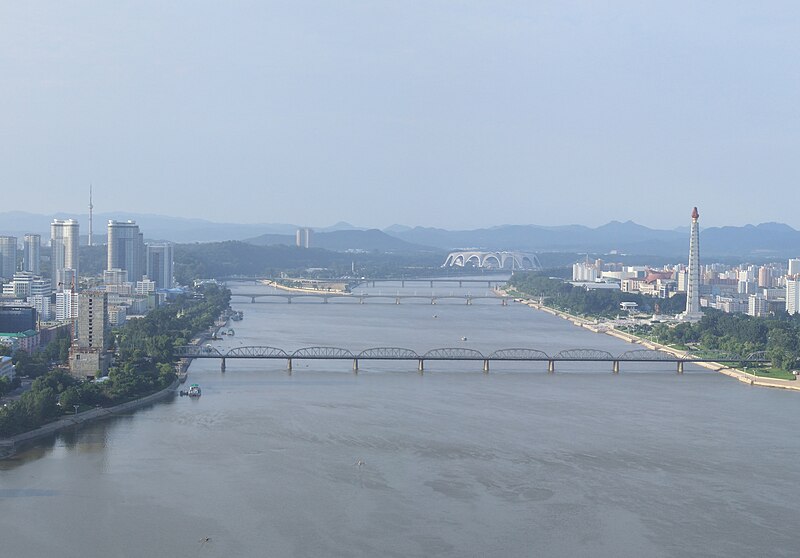 File:Taedong Bridge 01.jpg