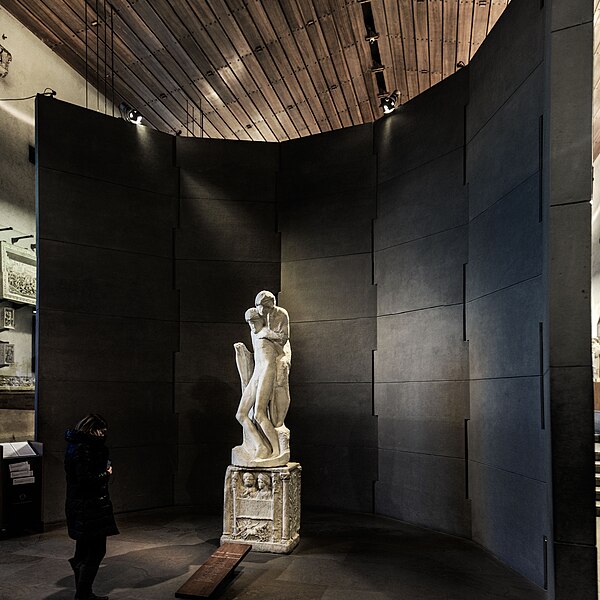 File:Michelangelo - Rondanini Pietà on exhibit design by BBPR Group (8319313683).jpg