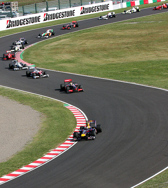 File:2009 Japanese GP opening lap.jpg