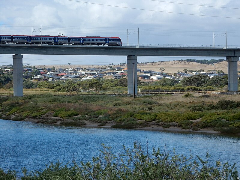 File:Onkaparinga River train viaduct.jpg