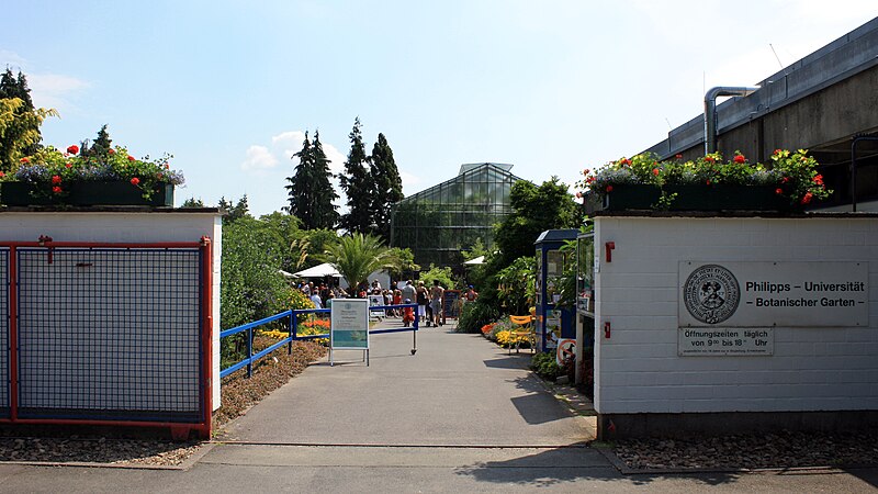 File:Botanischer Garten Marburg Eingang.jpg