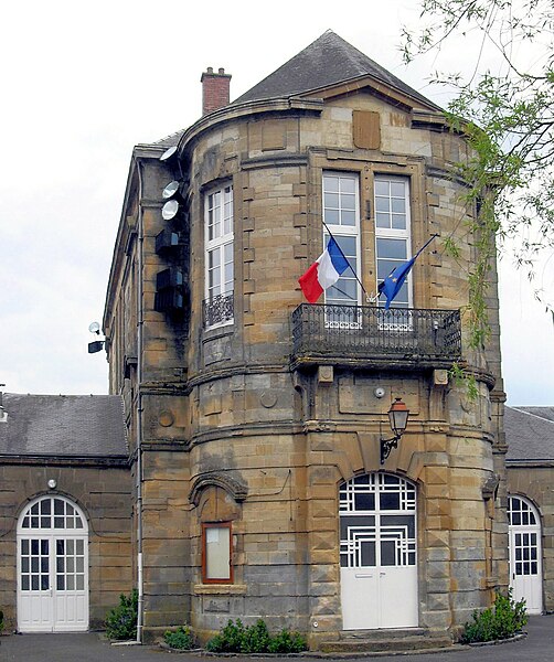 File:Beaumont-en-Argonne, Mairie.jpg