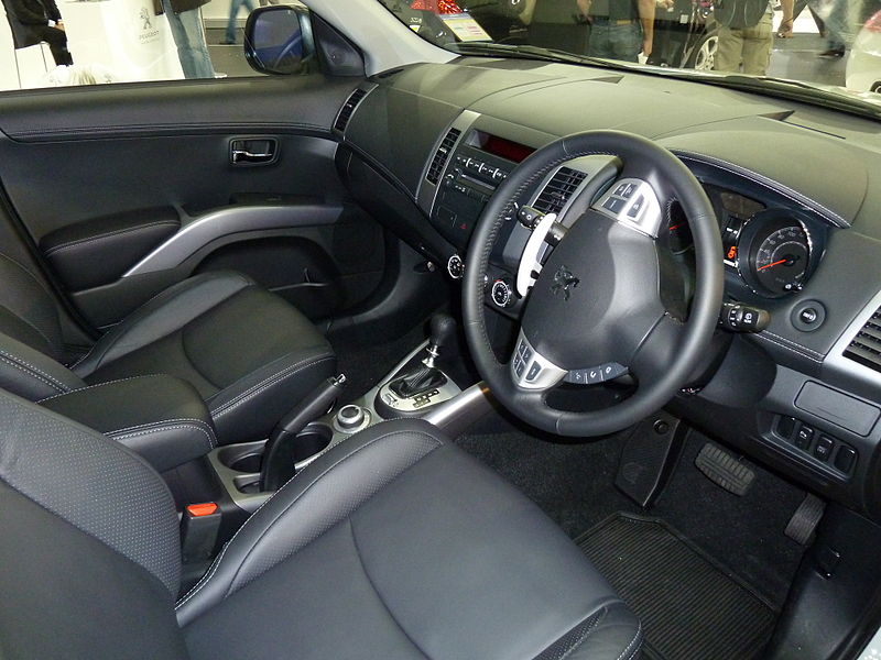 File:2010 Peugeot 4007 SV HDi wagon (2010-10-16).jpg