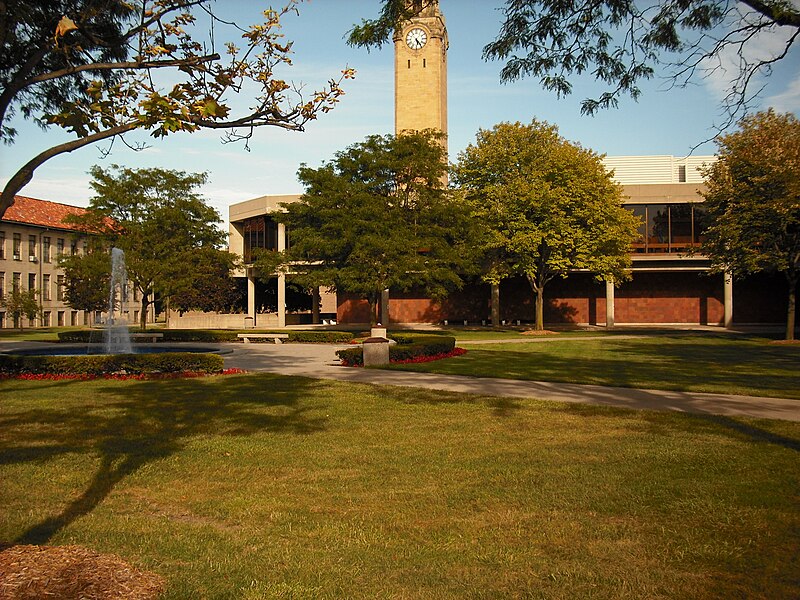 File:Fisher Fountain, University of Detroit Mercy.jpg