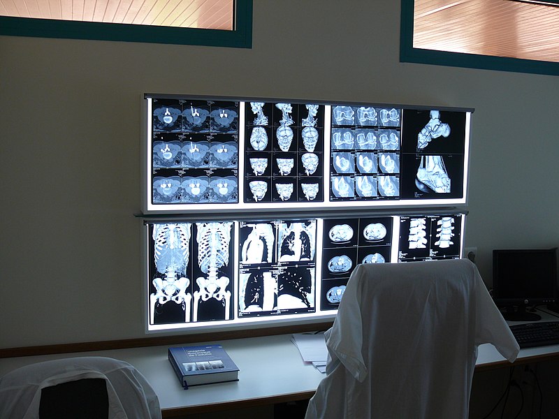 File:Salle radiologie 2.jpg