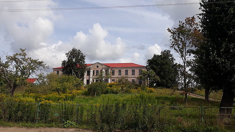 File:Piatrovičy, Smaliavičy District 20190805 103548.jpg