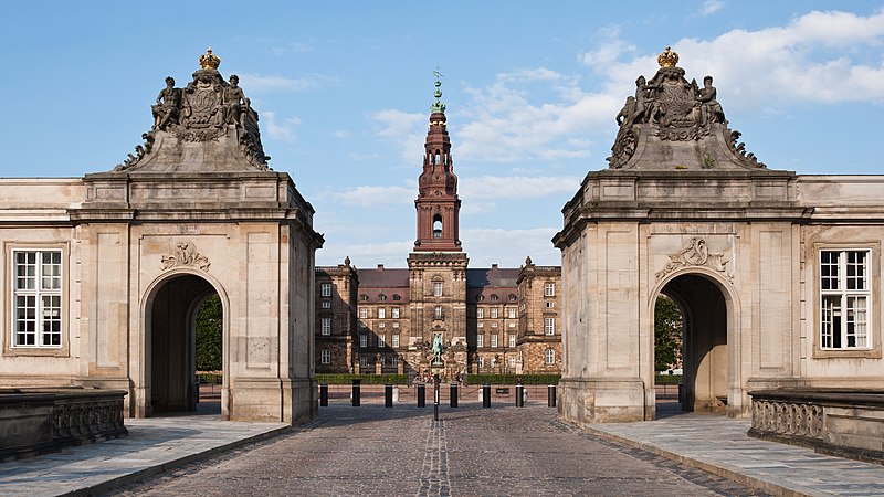 File:Christiansborg Slot Copenhagen 2014 02.jpg