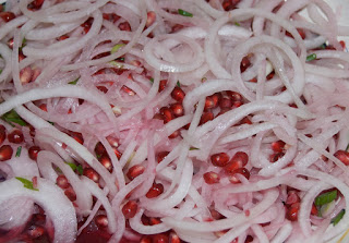 File:Pomogranite and Onion Salad.jpg