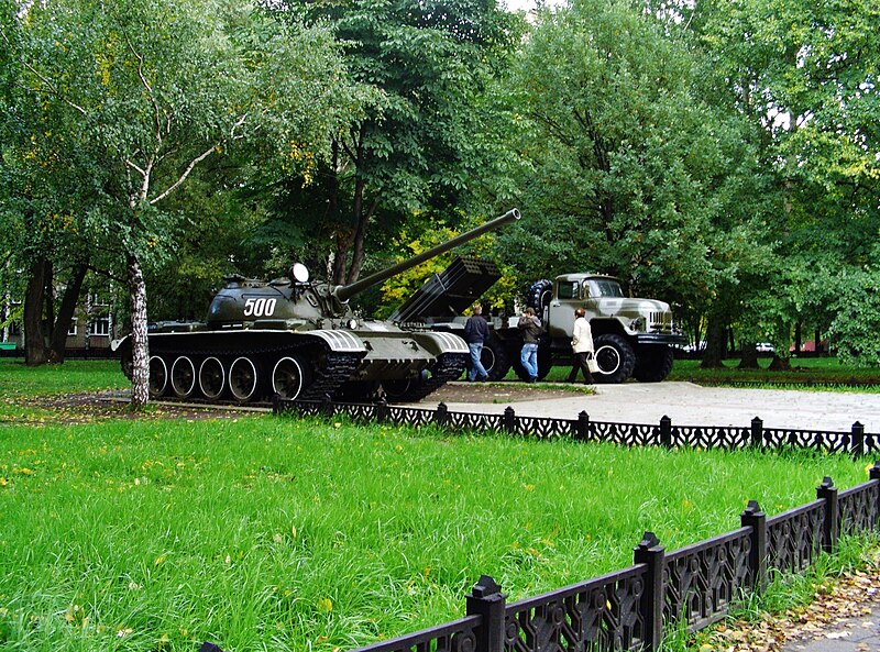 File:T-54 in Yaroslavl.jpg