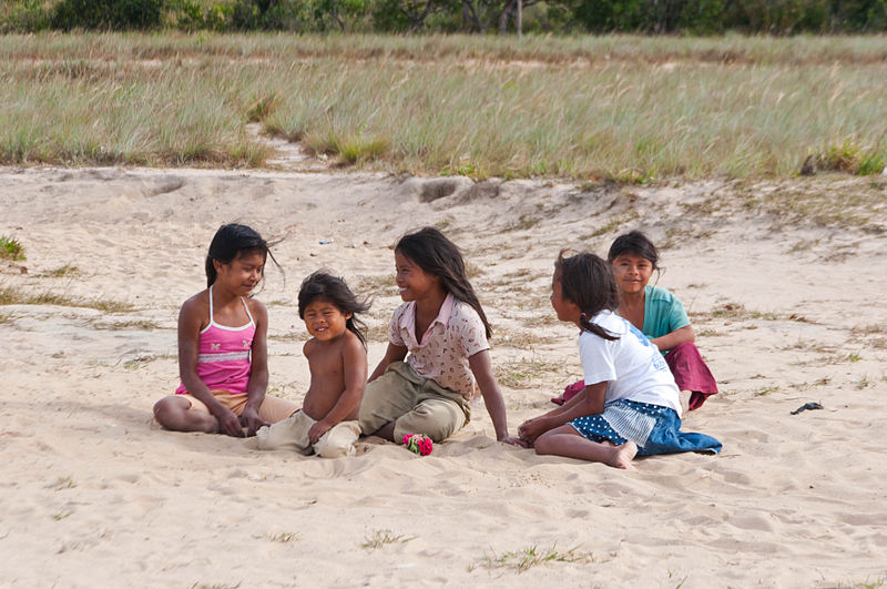 File:Little pemon girls - Venezuela - Gran Sabana.jpg