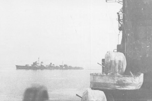 File:IJN DD Oyashio in 1943.jpg