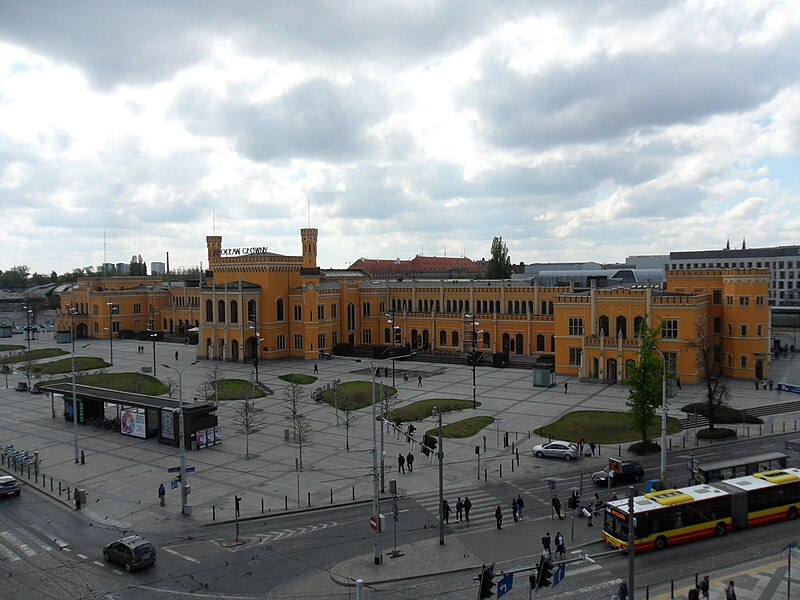 File:Stazione di Breslavia Wrocław Dworzec Główny.jpg