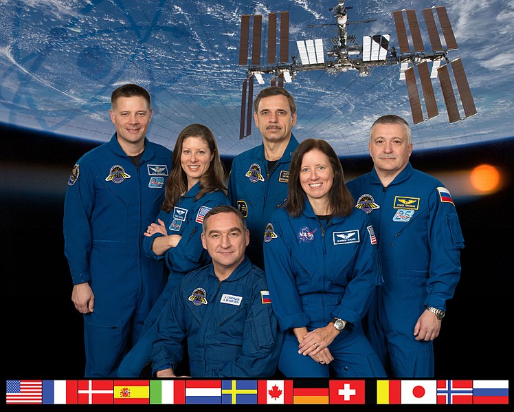 File:Expedition 24 crew portrait.jpg