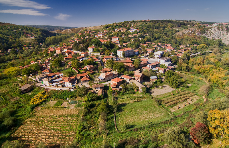 File:Village of Cherven.jpg