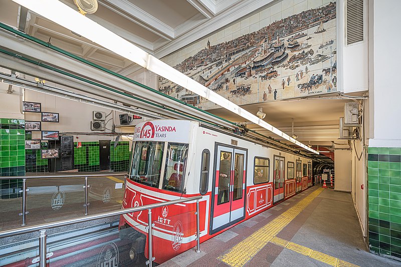 File:Istanbul asv2020-02 img03 Tünel Beyoğlu station.jpg