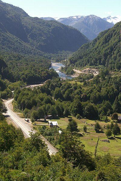 File:Yet Another Lovely View from the Carretera Austral (3184615307).jpg