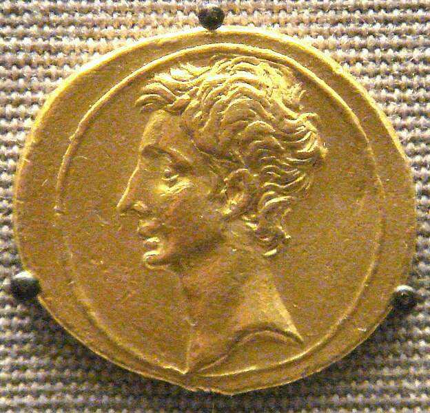 File:Octavian aureus circa 30 BCE.jpg