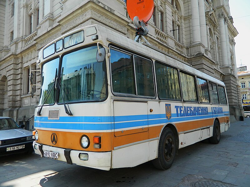 File:LAZ 4202 LvivTV 2.jpg