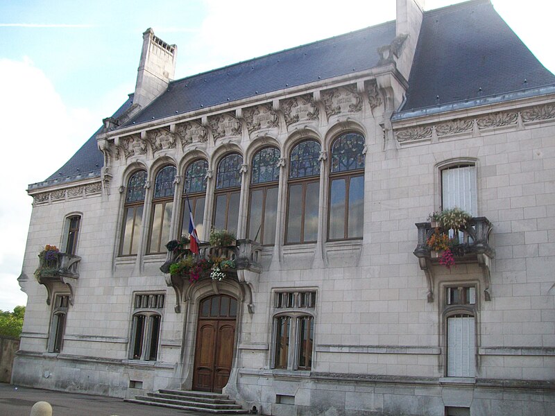 File:PA00106533 Mairie d'Euville.jpg