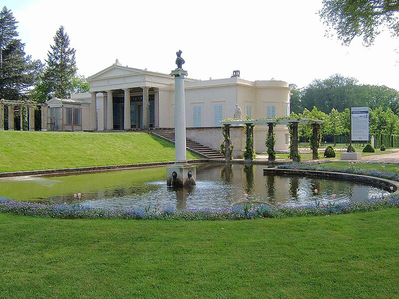 File:Schloss Charlottenhof Park Sanssouci Potsdam.jpg