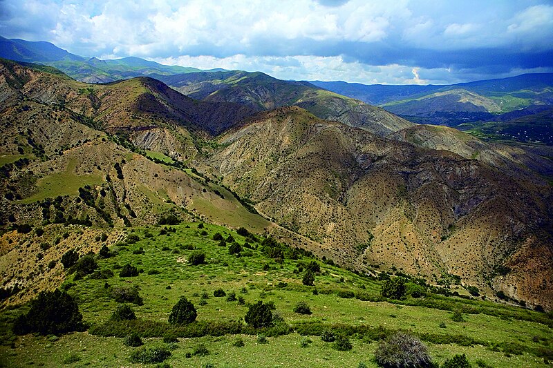 File:Tsaghkunyats Range.jpg