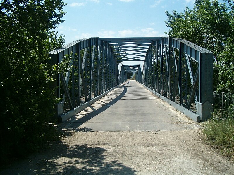 File:Puente arganda.jpg