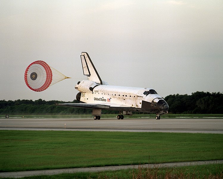 File:STS-85 landing.jpg