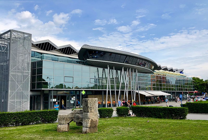 File:Košice Railway Station.jpg