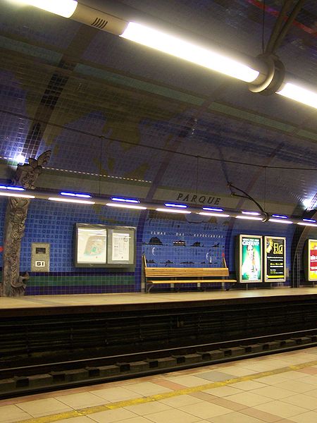 File:Metro Lisboa Lisbon station Parque linha azul.jpg