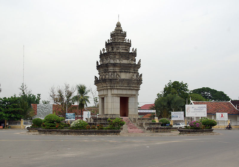 File:Takeo Independence Monument 4051.jpg