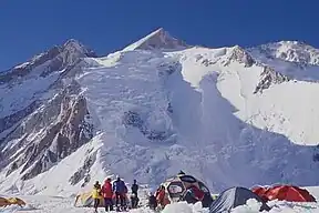 Gasherbrum II soos vanaf die basiskamp gesien