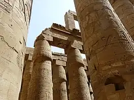 Pilare van ’n tempel in Karnak.