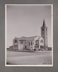 Dié portret van die NG kerk Riversdal is waarskynlik kort ná die voltooiing daarvan in 1909 geneem.