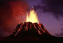 Puʻu ʻŌʻō, 'n sintelkeël op Kīlauea, net voor 'n uitbarstingsiklus.