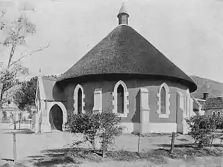 Die Ronde Kerk St. John in Seepunt waar die NG gemeente Kaapstad dienste gehou het vir lidmate wat nie wou aansluit by die NG gemeente Drieankerbaai nie. Dis in 1878 opgerig en deur talle genootskappe gebruik, maar die Kaapse stadsraad het dit in 1924 gekoop en gesloop om die pad te verbreed, ten spyte van vurige protes deur gemeentelede.