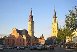 Stadhuis en Onze-Lieve-Vrouwekerk, Grote Markt