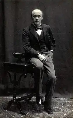 O escritor y novelista britanico Anthony Hope, en una imachen de 1897.