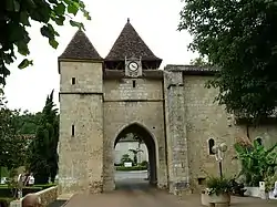 Puerta y ilesia de Barbotan