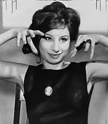 L'actriz y cantaire estausunidense Barbra Streisand, en una imachen de 1962.