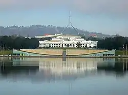 Edificio d'o Parlamento d'Australia en Canberra