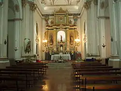 Interior d'a ilesia de Sant Miguel Arcánchel d'Aranyuel