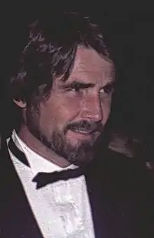 O actor, director y productor cinematografico estausunidense James Brolin.